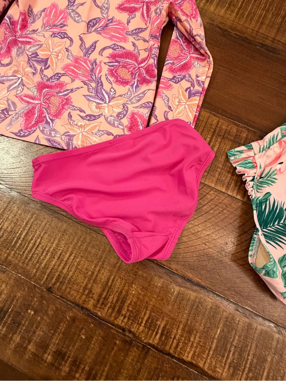 Lot of girls 5T long sleeve swim suits - Picture 8 of 8